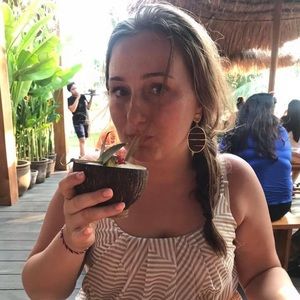 Meet your Posher, Hannah